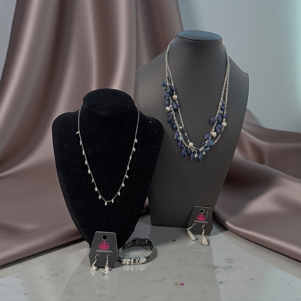 Fashion jewelry set - Silver and Blue Necklace Set
